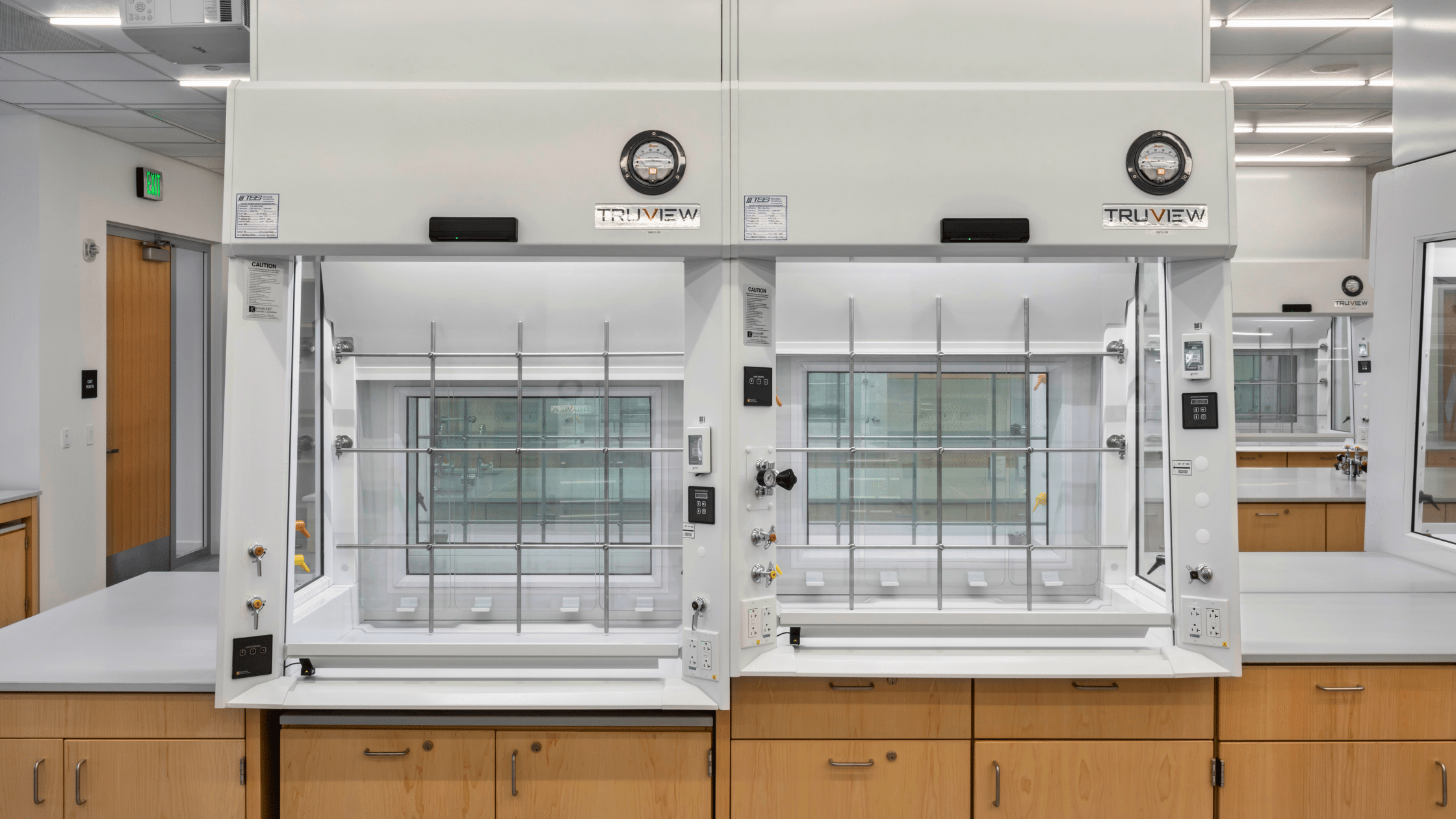 How to Maximize the Efficiency of Your Laboratory Hood