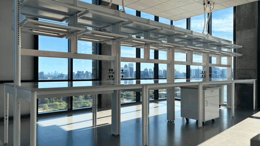 Key Factors in Choosing Lab Benches for Your Research Facility